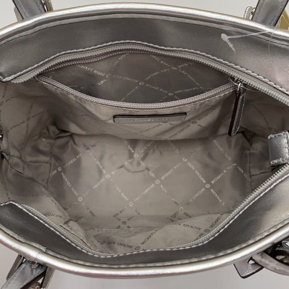 Michael Kors Jet Set Girls Print White Signature XS Carryall Top Zip Tote - Picture 14 of 16